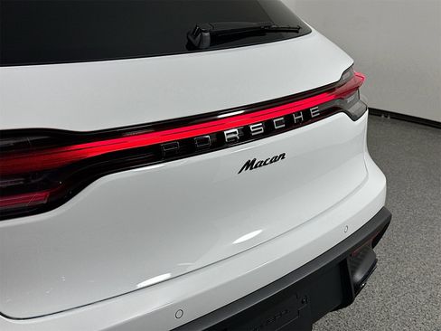 Certified 2026 Porsche Macan image 17