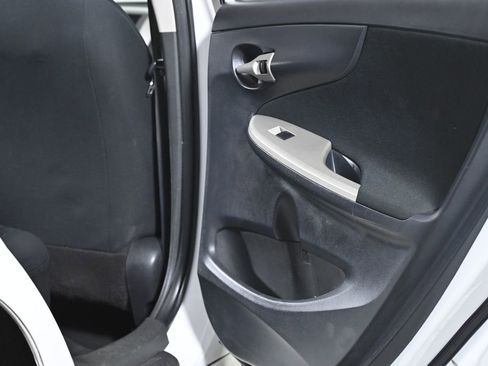 Used 2010 Toyota Corolla S image 25