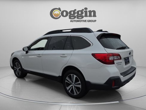 Used 2018 Subaru Outback 2.5i Limited image 4