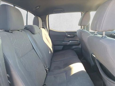 Used 2019 Toyota Tacoma TRD Sport image 15