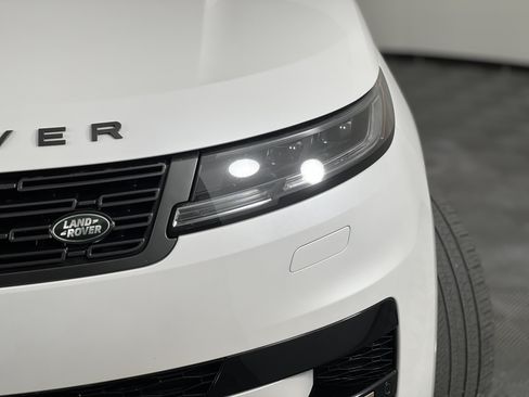 Used 2024 Land Rover Range Rover Sport Dynamic SE AWD/4WD image 7