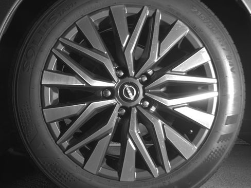Used 2025 Nissan Altima 2.5 SV FWD image 14