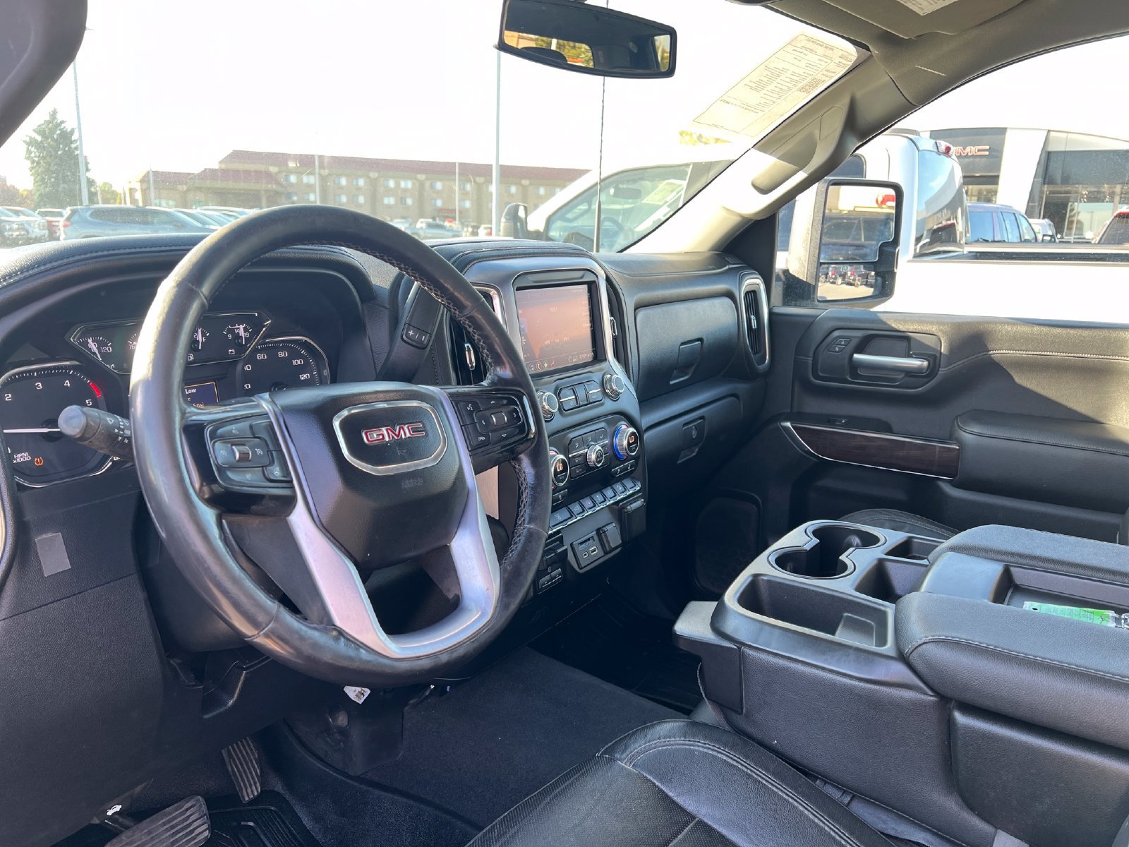 Used 2020 GMC Sierra 2500 SLT w/ X31 Off-Road Package AWD/4WD image 13