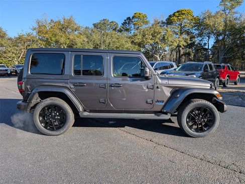 Used 2021 Jeep Wrangler Unlimited Sahara image 3