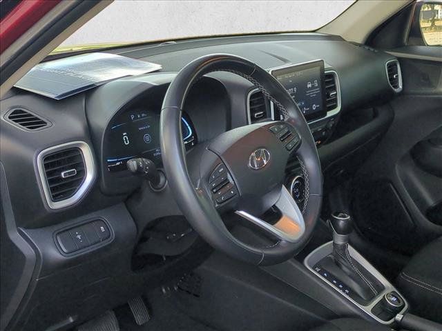 Used 2024 Hyundai Venue SEL FWD image 10