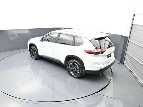 Certified 2026 Nissan Rogue SV AWD/4WD image 36