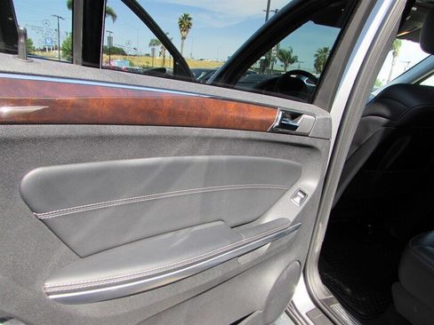 Used 2011 Mercedes-Benz GL 450 4MATIC image 15