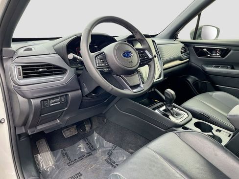 Used 2025 Subaru Forester Limited w/ Popular Package #2 AWD/4WD image 9