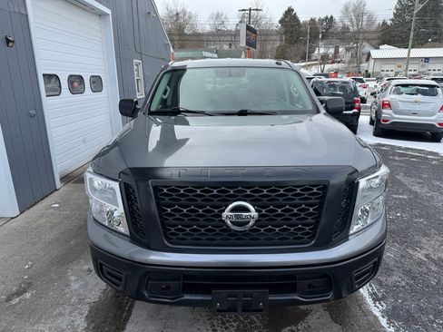 Used 2019 Nissan Titan S image 2