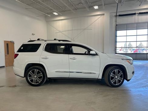 Used 2019 GMC Acadia Denali image 6