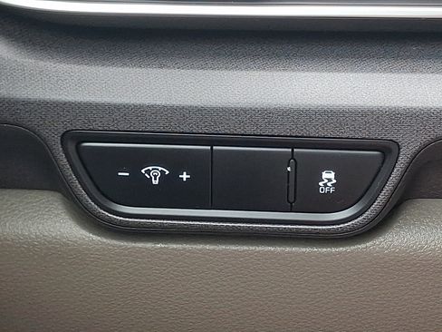 Used 2025 Kia Carnival EX FWD image 27