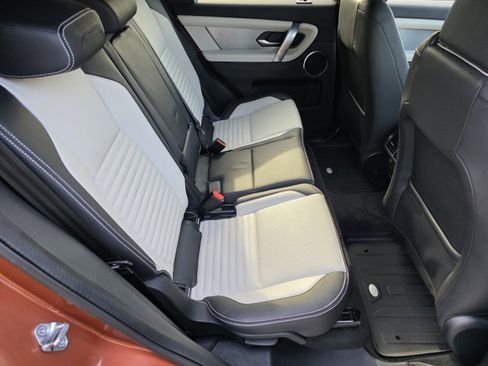 Certified 2022 Land Rover Discovery Sport SE R-Dynamic AWD/4WD image 5