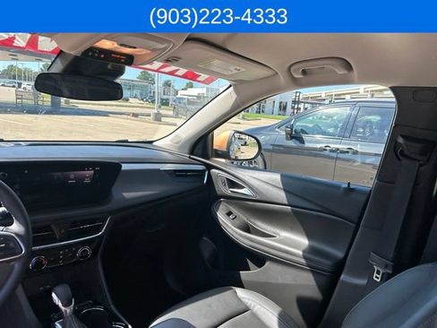 Used 2024 Buick Encore GX Sport Touring FWD image 38