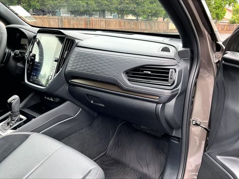 Used 2025 Subaru Forester Touring AWD/4WD image 19