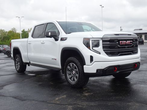 Used 2024 GMC Sierra 1500 AT4 image 8