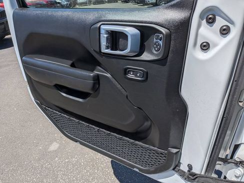 Used 2022 Jeep Wrangler Unlimited Sport w/ Sun And Sound Package AWD/4WD image 21