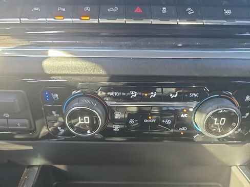 Certified 2025 Chevrolet Silverado 1500 LTZ AWD/4WD image 13