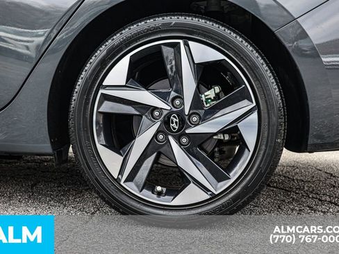 Used 2023 Hyundai Elantra Limited image 18