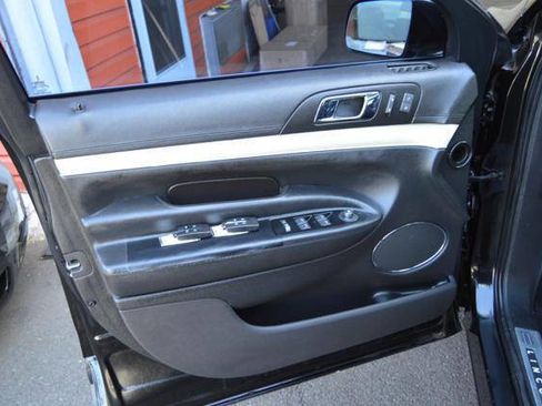 Used 2012 Lincoln MKT AWD image 36