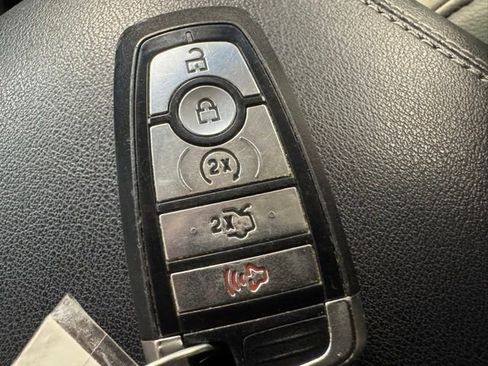 Used 2017 Ford Edge Titanium w/ Technology Package FWD image 43