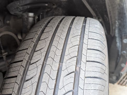 Used 2019 Toyota RAV4 XLE Premium FWD image 33