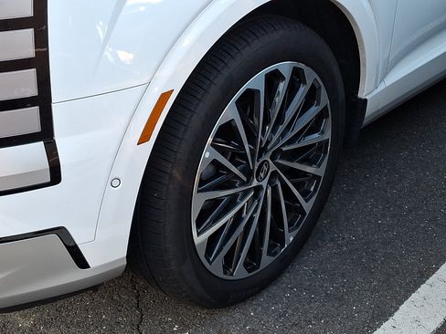 Used 2026 Hyundai Palisade Calligraphy FWD image 10