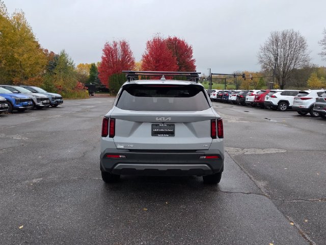 Certified 2023 Kia Sorento S w/ Panoramic Sunroof Package AWD/4WD image 7