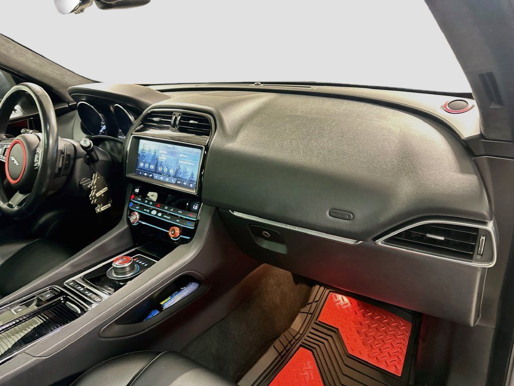 Used 2020 Jaguar F-PACE Premium AWD/4WD image 30