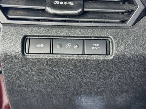 Used 2024 Nissan Altima 2.5 SV FWD image 10