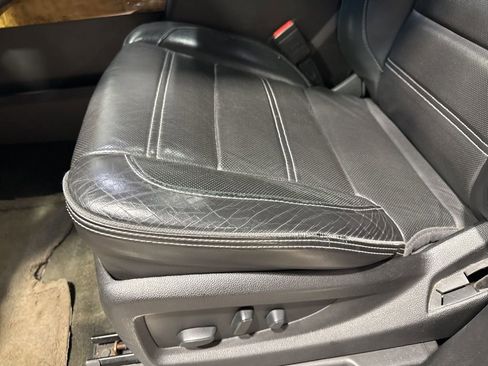 Used 2017 GMC Yukon Denali image 32