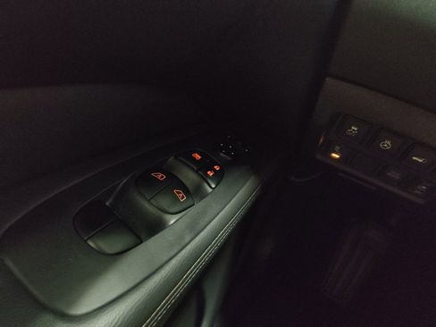 Used 2020 Nissan Pathfinder SL FWD image 27
