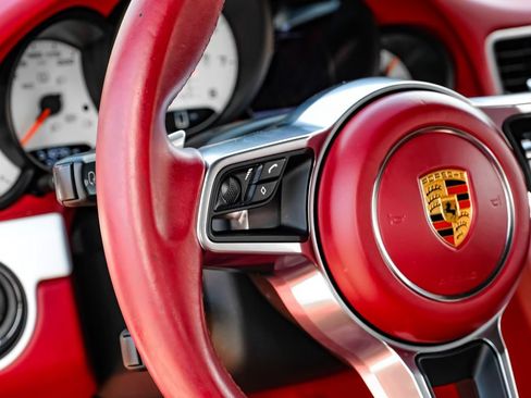 Used 2018 Porsche 911 Carrera RWD image 14