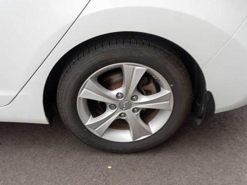 Used 2016 Hyundai Elantra Value Edition FWD image 25