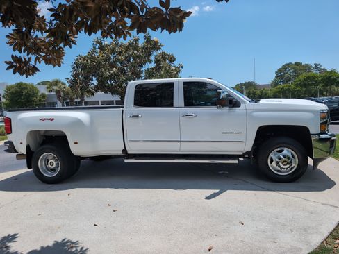 Used 2018 Chevrolet Silverado 3500 LTZ w/ Duramax Plus Package AWD/4WD image 11