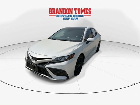 Used 2024 Toyota Camry XSE FWD image 4