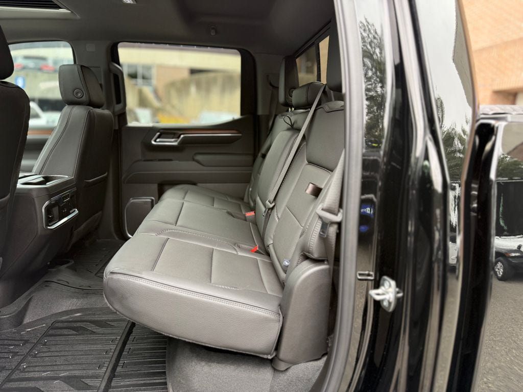 Used 2025 GMC Sierra 1500 Denali AWD/4WD image 25