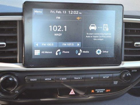 Used 2024 Hyundai Venue SEL image 32