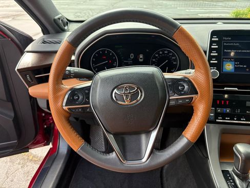 Used 2019 Toyota Avalon Limited w/ Advanced Safety Package FWD image 18