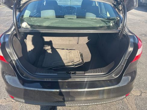 Used 2012 Ford Focus SEL w/ SEL/Titanium Winter Pkg image 11