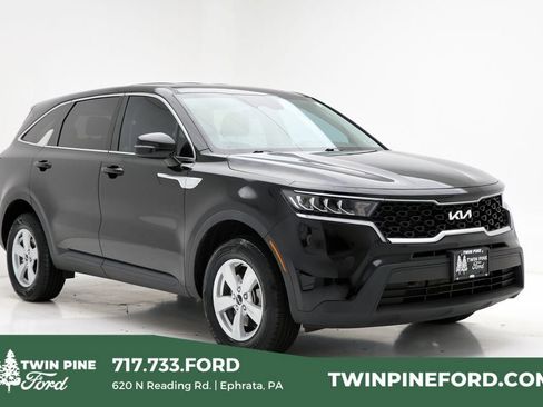 Used 2023 Kia Sorento LX AWD/4WD image 1