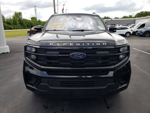 Used 2025 Ford Expedition Max Active AWD/4WD image 2