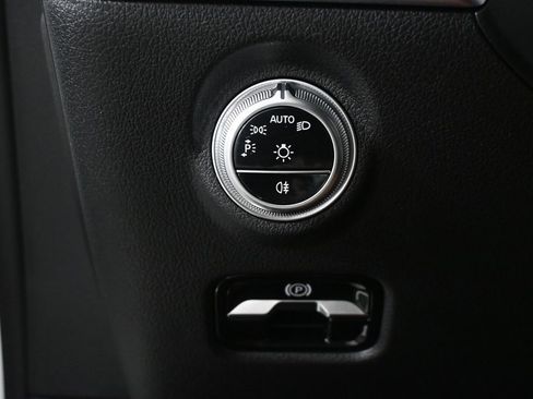 Certified 2025 Mercedes-Benz C 300 Sedan image 9