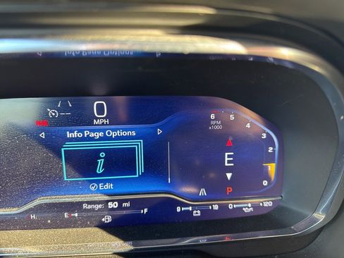 Used 2023 Chevrolet Suburban Premier image 13