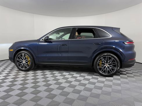 Used 2025 Porsche Cayenne S image 2