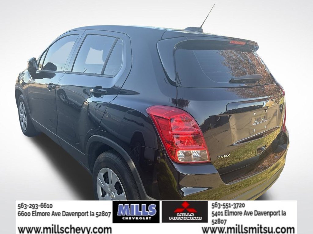 Used 2018 Chevrolet Trax LS FWD image 2