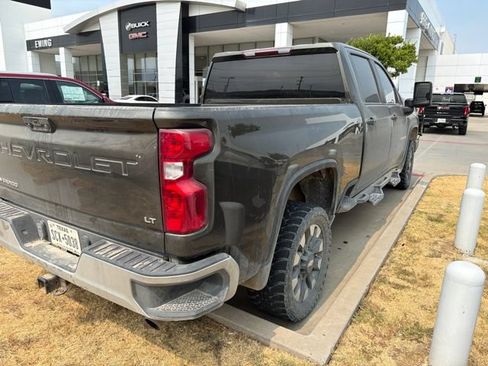 Used 2022 Chevrolet Silverado 2500 LT AWD/4WD image 4
