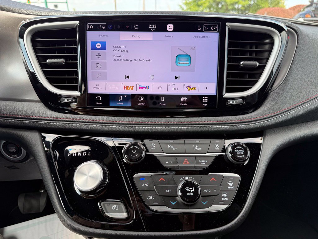 New 2027 Chrysler Pacifica Select FWD image 30
