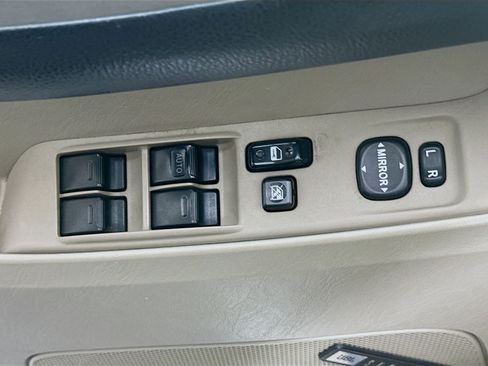 Used 2004 Toyota 4Runner Limited RWD image 15