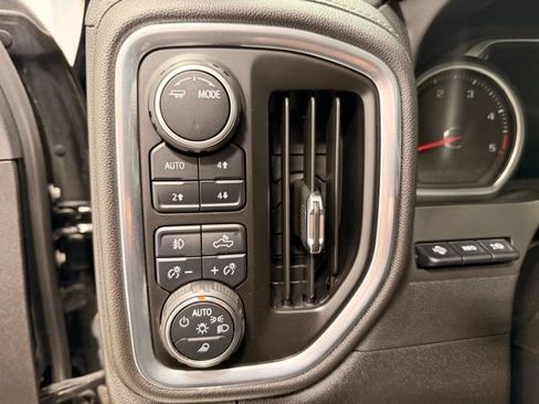 Used 2022 Chevrolet Silverado 2500 LTZ w/ LTZ Premium Package AWD/4WD image 30
