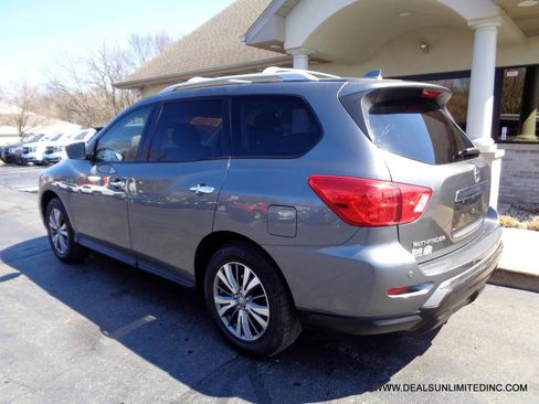 Used 2019 Nissan Pathfinder S image 4